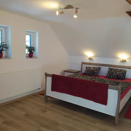 Podkrovni Apartman Pololan U Rybnika * Nova Ves (Ceske Budejovice)